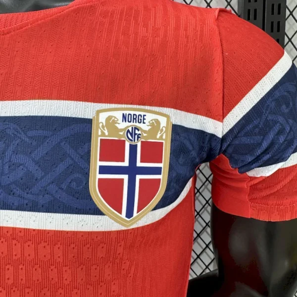 Camisa Seleção Noruega Home Versão Jogador Copa Do Mundo 2026 Vermelha Nike - Imagem 5