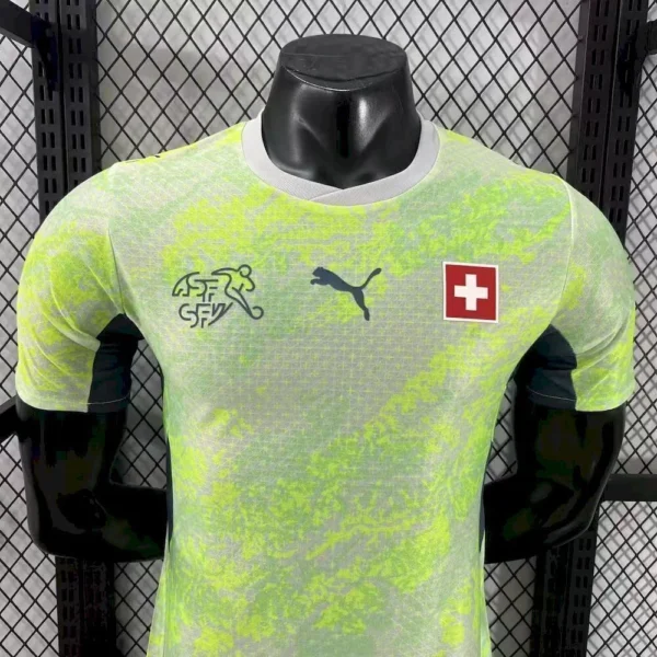 Camisa Seleção Suiça Away Versão Jogador Copa do Mundo 2026 Vermelha Puma - Imagem 2