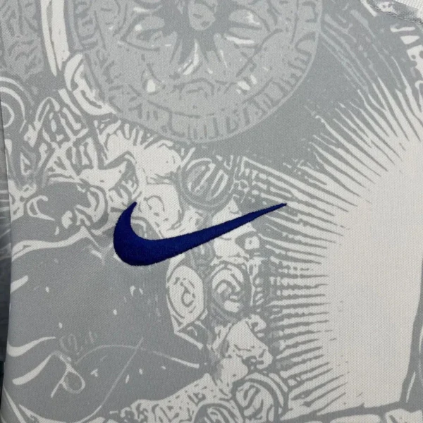 Camisa Brasil Seleção Brasileira Concept Cristo Redentor Versão Torcedor Masculina Branca 2026 Nike - Imagem 3