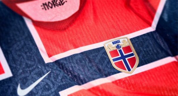 Camisa Seleção Noruega Home Versão Jogador Copa Do Mundo 2026 Vermelha Nike - Imagem 8