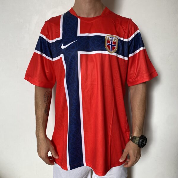 Camisa Seleção Noruega Home Versão Torcedor Copa Do Mundo 2026 Vermelha Nike - Imagem 9