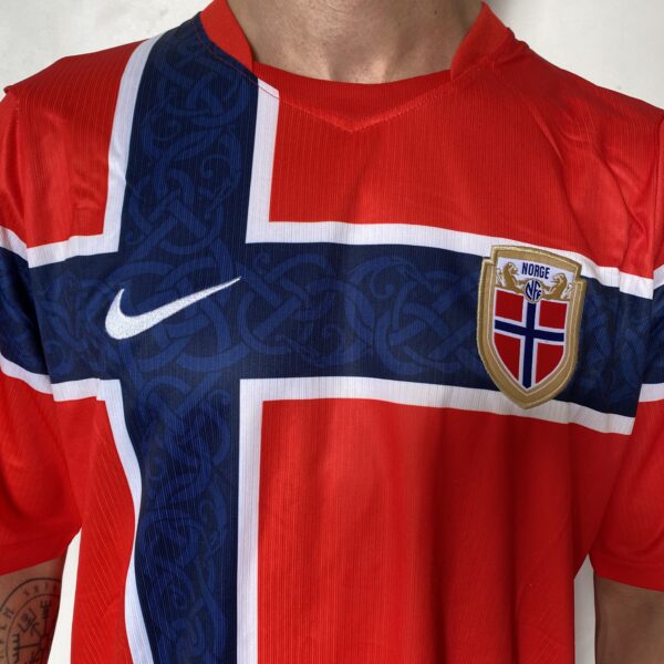 Camisa Seleção Noruega Home Versão Torcedor Copa Do Mundo 2026 Vermelha Nike - Imagem 10