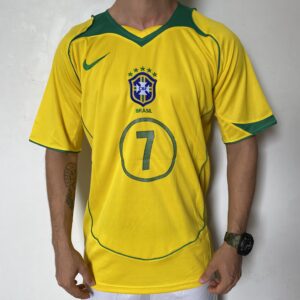 Camisa Retrô Clássica Seleção Brasileira Brasil – Nike – Adriano 7 – Amarela – 2004 – Total 90