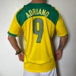 Camisa Retrô Clássica Seleção Brasileira Brasil – Nike – Amarela – 2004 – Total 90 - Imagem 19