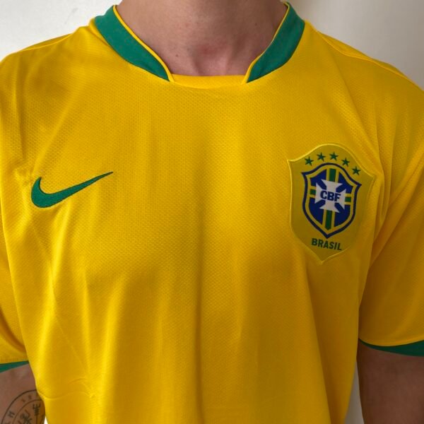 Camisa Retrô Clássica Seleção Brasileira Brasil – Nike – Amarela – 2006 - Imagem 2