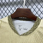 Camisa Brasil Seleção Brasileira Concept Arara Versão Torcedor Dourado 2026 Nike - Imagem 3