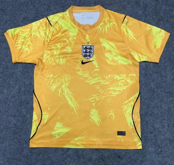 Camisa Seleção Inglaterra Goleiro Versão Torcedor Copa Do Mundo 2026 Amarelo Nike - Imagem 3