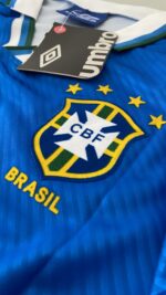 Camisa Retrô Clássica Seleção Brasileira Brasil – Veludo - Umbro – Azul – 1994 - Romário 11 - Imagem 14