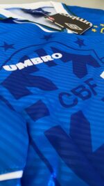 Camisa Retrô Clássica Seleção Brasileira Brasil – Veludo - Umbro – Azul – 1994 - Romário 11 - Imagem 15