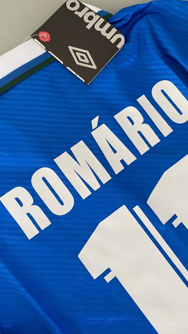 Camisa Retrô Clássica Seleção Brasileira Brasil – Veludo - Umbro – Azul – 1994 - Romário 11 - Imagem 17