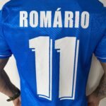Camisa Retrô Clássica Seleção Brasileira Brasil – Veludo - Umbro – Azul – 1994 - Romário 11 - Imagem 11