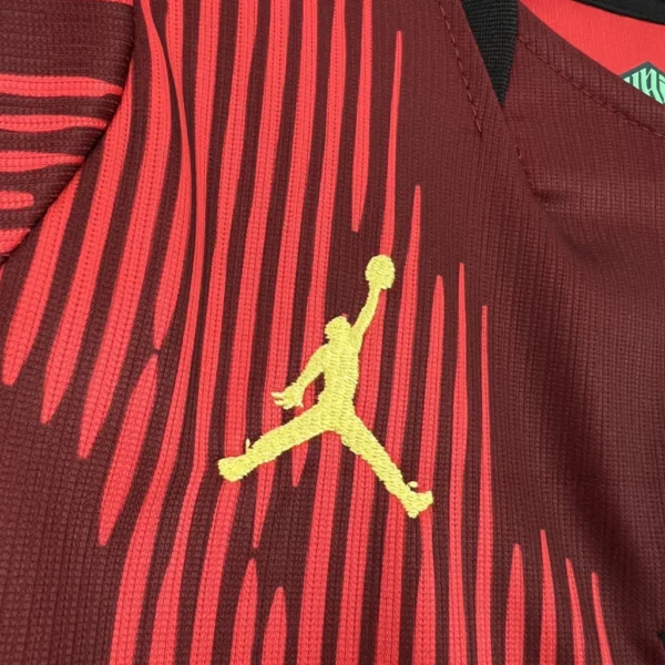 Camisa Brasil Seleção Brasileira Brasil Concept Torcedor Versão Vermelha Jordan 2026 - Imagem 4