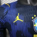 Camisa Brasil Seleção Brasileira Away Azul Jogador Manga Longa Copa do Mundo 2026 Jordan Nike - Imagem 4