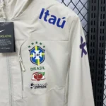 Jaqueta Casaco Brasil Seleção Brasileira Corta Vento 2026 Bege Nike - Imagem 5