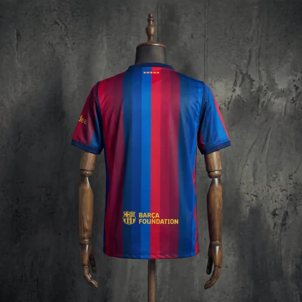 Camisa Barcelona Home Versão Torcedor 2026/27 Nike - Imagem 11