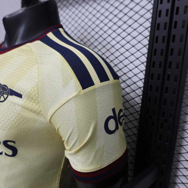 Camisa Arsenal Third Versão Jogador 2026/27 Amarela Adidas - Imagem 6