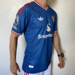 Camisa Manchester United Away Versão Jogador 2026/27 Azul Adidas - Imagem 4
