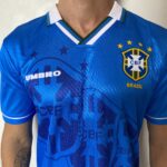 Camisa Retrô Clássica Seleção Brasileira Brasil – Veludo - Umbro – Azul – 1994 - Imagem 2