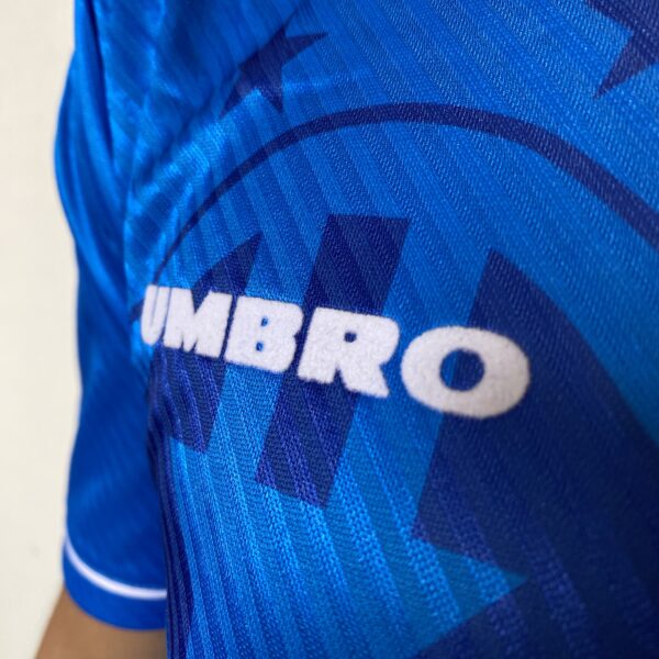 Camisa Retrô Clássica Seleção Brasileira Brasil – Veludo - Umbro – Azul – 1994 - Imagem 4