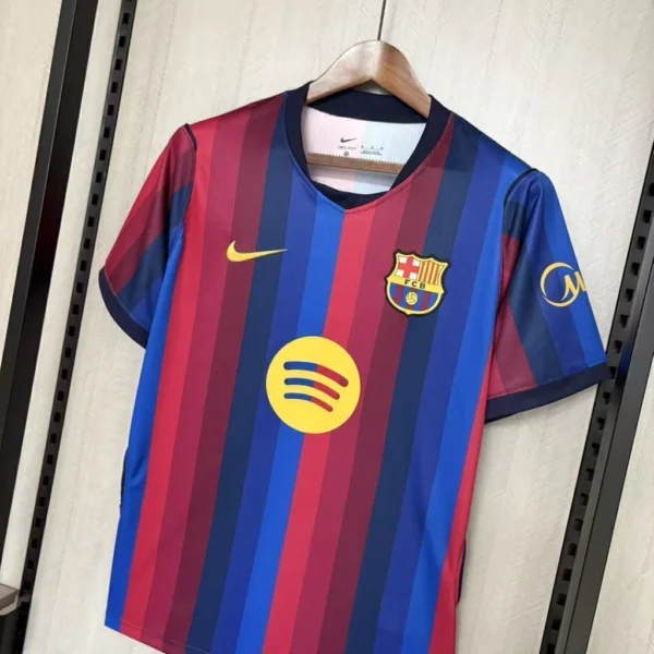 Camisa Barcelona Home Versão Torcedor 2026/27 Nike - Imagem 2
