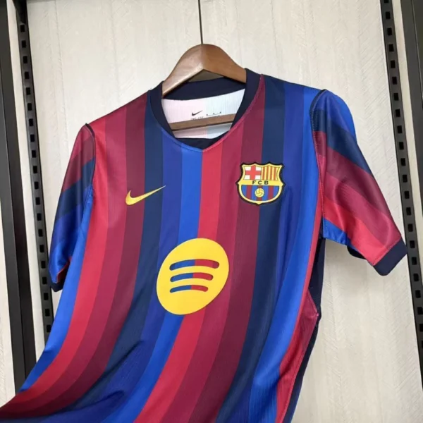 Camisa Barcelona Home Versão Torcedor 2026/27 Nike - Imagem 3
