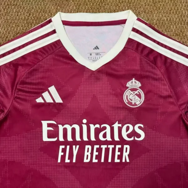 Camisa Real Madrid Thrid Versão Torcedor 2026/27 Rosa Adidas - Imagem 9