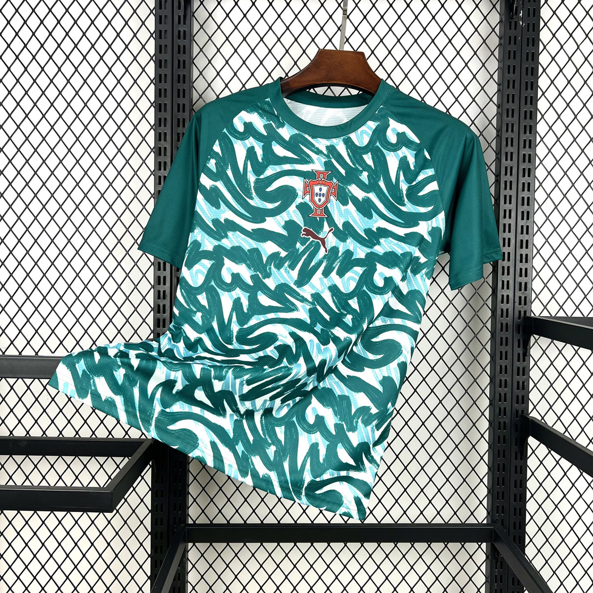 Camisa Seleção Portugal Pré-Jogo 2 Versão Torcedor Copa Do Mundo 2026 Puma