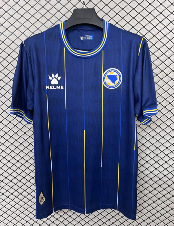 Camisa Seleção Bosnia e Herzegovina Home Versão Torcedor Copa Do Mundo 2026 Kelme - Imagem 2