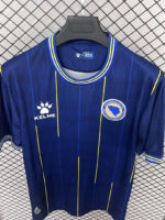 Camisa Seleção Bosnia e Herzegovina Home Versão Torcedor Copa Do Mundo 2026 Kelme - Imagem 3