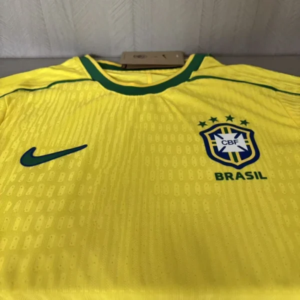 Camisa Retrô Brasil Seleção Brasileira Home Versão Jogador 1998 Concept Amarela Nike - Imagem 10