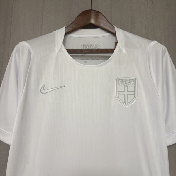 Camisa Seleção Noruega Third Versão Torcedor Copa Do Mundo 2026 Branca Nike - Imagem 2