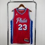 Camiseta Regata NBA Philadelphia 76ers - LeBron James 23 - Statement Vermelha 2026/27 Jordan - Imagem 15