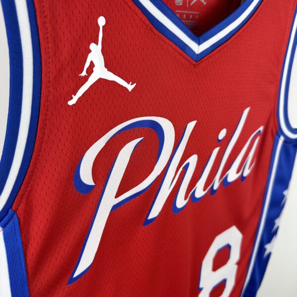 Camiseta Regata NBA Philadelphia 76ers - LeBron James 23 - Statement Vermelha 2026/27 Jordan - Imagem 6