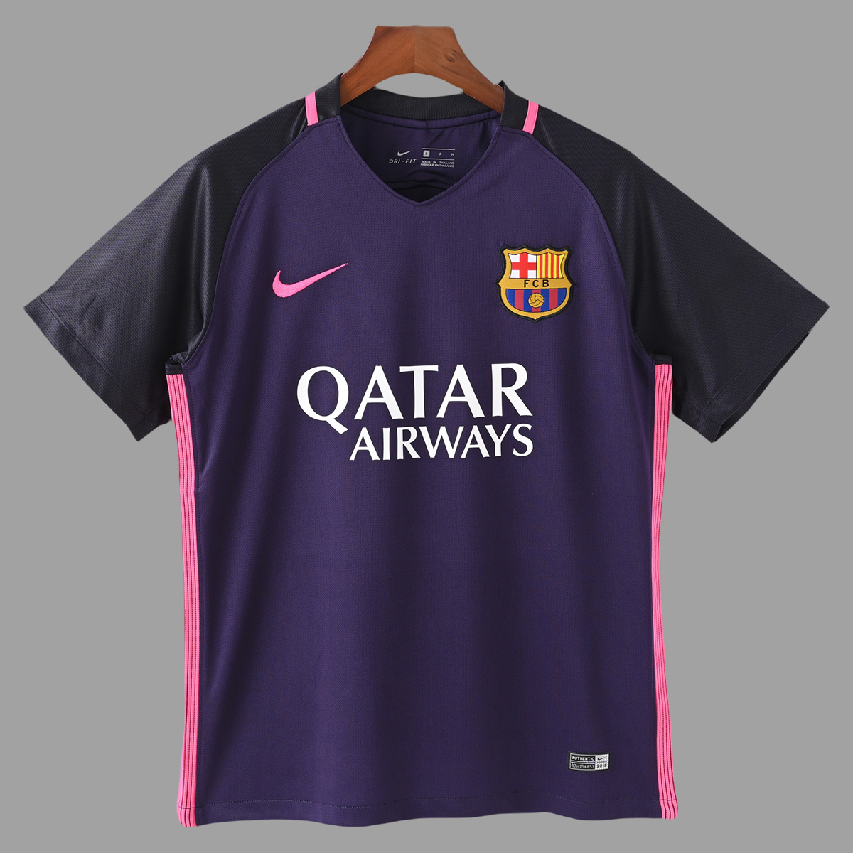 Camisa Retrô Barcelona Third Neymar Jr. 11, Messi 10, Suárez 9 - 2016/2017 Nike