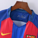 Camisa Retrô Barcelona Home Neymar Jr. 11, Messi 10, Suárez 9 - 2016/2017 Nike - Imagem 2