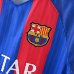 Camisa Retrô Barcelona Home Neymar Jr. 11, Messi 10, Suárez 9 - 2016/2017 Nike - Imagem 4