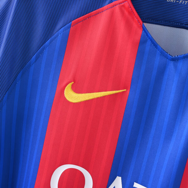Camisa Retrô Barcelona Home Neymar Jr. 11, Messi 10, Suárez 9 - 2016/2017 Nike - Imagem 3