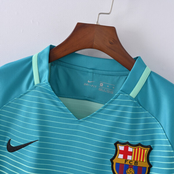 Camisa Retrô Barcelona Away Neymar Jr. 11, Messi 10, Suárez 9 - 2016/2017 Nike - Imagem 2
