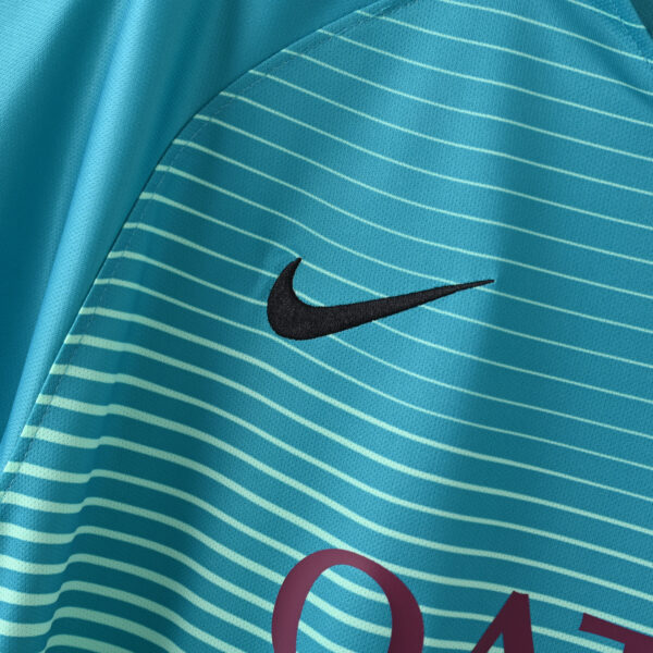 Camisa Retrô Barcelona Away Neymar Jr. 11, Messi 10, Suárez 9 - 2016/2017 Nike - Imagem 3