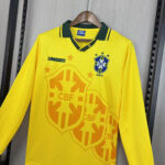 Camisa Retrô Clássica Seleção Brasileira Brasil – Bordada – Manga Longa – Umbro – Amarela – 1994 - Imagem 2