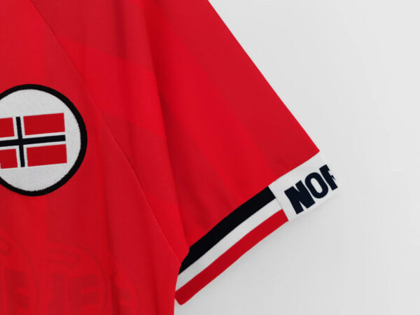 Camisa Retrô Clássica Seleção Noruega Home 1998 Vermelha Umbro - Imagem 9