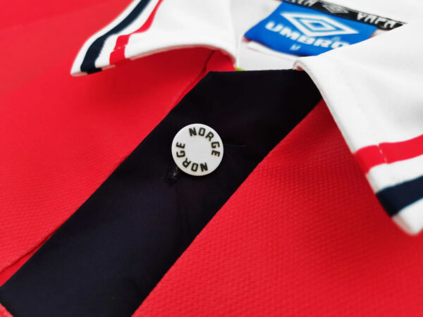 Camisa Retrô Clássica Seleção Noruega Home 1998 Vermelha Umbro - Imagem 5