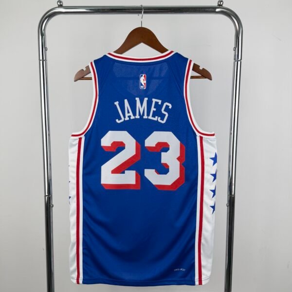 Camiseta Regata NBA Philadelphia 76ers - LeBron James 23 - Icon Azul 2026/27 Nike - Imagem 17