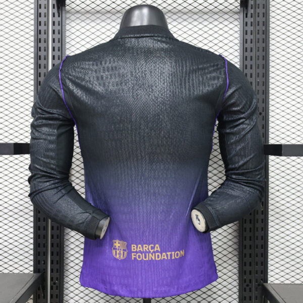 Camisa Barcelona Away Versão Jogador Manga Longa 2026/27 Nike - Imagem 11