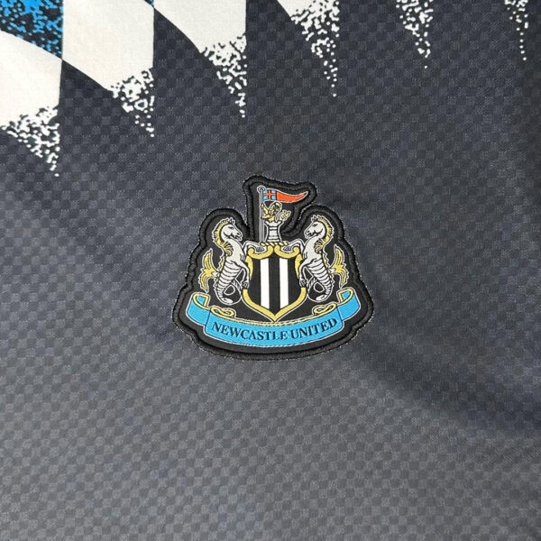 Camisa New Castle United Inspired Geometric 1994 Versão Torcedor 2026/27 Adidas - Imagem 2