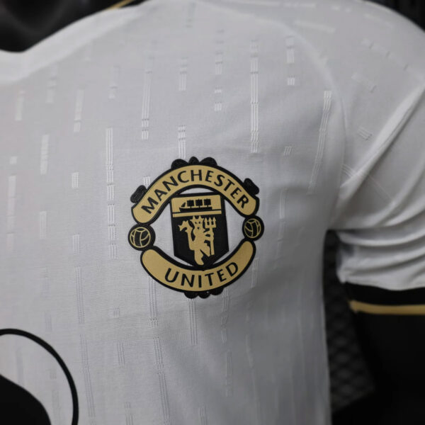 Camisa Manchester United Third Versão Jogador 2026/27 Branca Adidas - Imagem 4