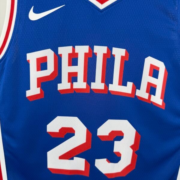 Camiseta Regata NBA Philadelphia 76ers - LeBron James 23 - Icon Azul 2026/27 Nike - Imagem 12