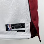 Camiseta Regata NBA Miami Heat 7 Giannis Antetokounmpo Association Edition Swingman 2026/27 Nike - Imagem 5