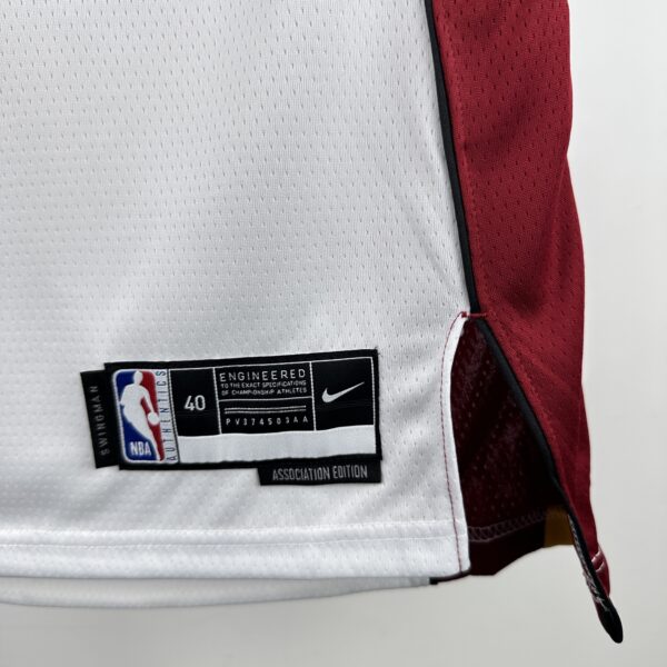 Camiseta Regata NBA Miami Heat 7 Giannis Antetokounmpo Association Edition Swingman 2026/27 Nike - Imagem 5
