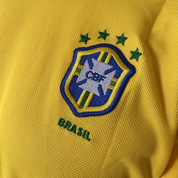 Camisa Retrô Clássica Seleção Brasileira Brasil – Versão Home Ronaldo 9 – Nike Masculina – Amarela – 1998 - Imagem 7